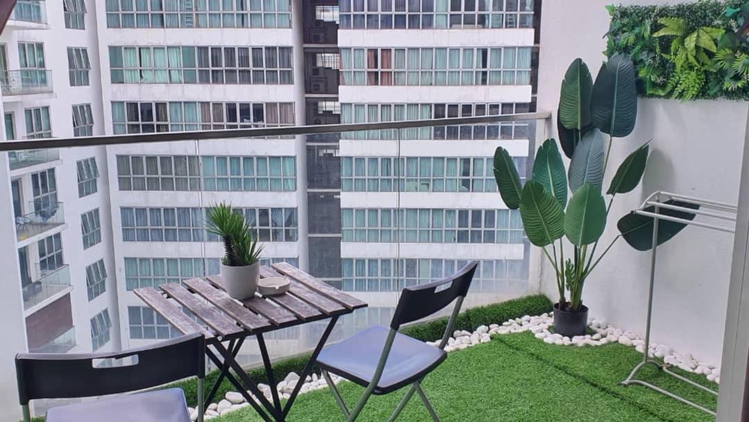 Regalia Suites With Infinity Pool Klcc By Staycation Homes Kuala Lumpur Luaran gambar