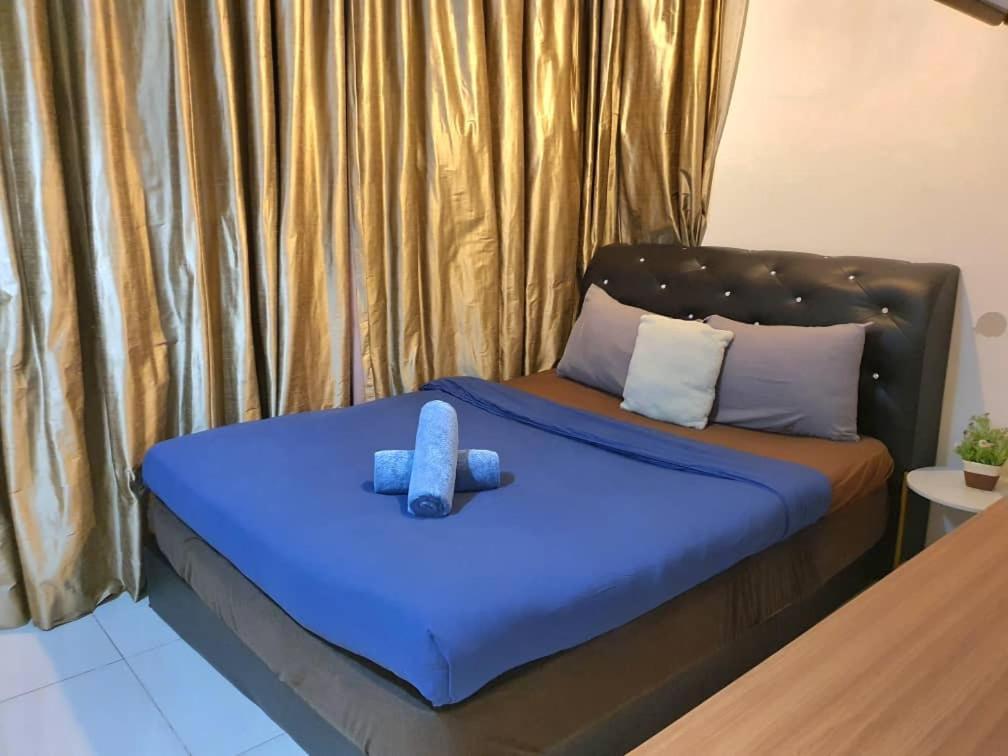 Regalia Suites With Infinity Pool Klcc By Staycation Homes Kuala Lumpur Luaran gambar