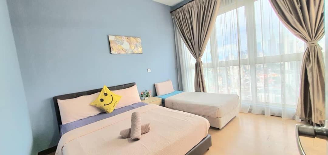 Regalia Suites With Infinity Pool Klcc By Staycation Homes Kuala Lumpur Luaran gambar