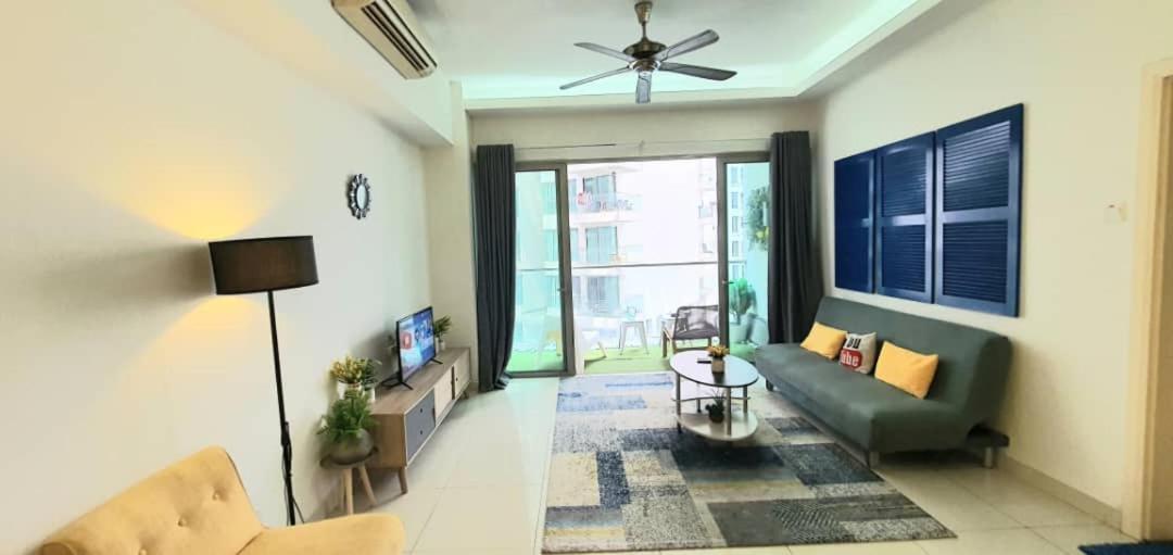 Regalia Suites With Infinity Pool Klcc By Staycation Homes Kuala Lumpur Luaran gambar