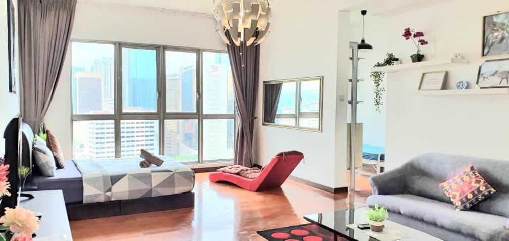 Regalia Suites With Infinity Pool Klcc By Staycation Homes Kuala Lumpur Luaran gambar
